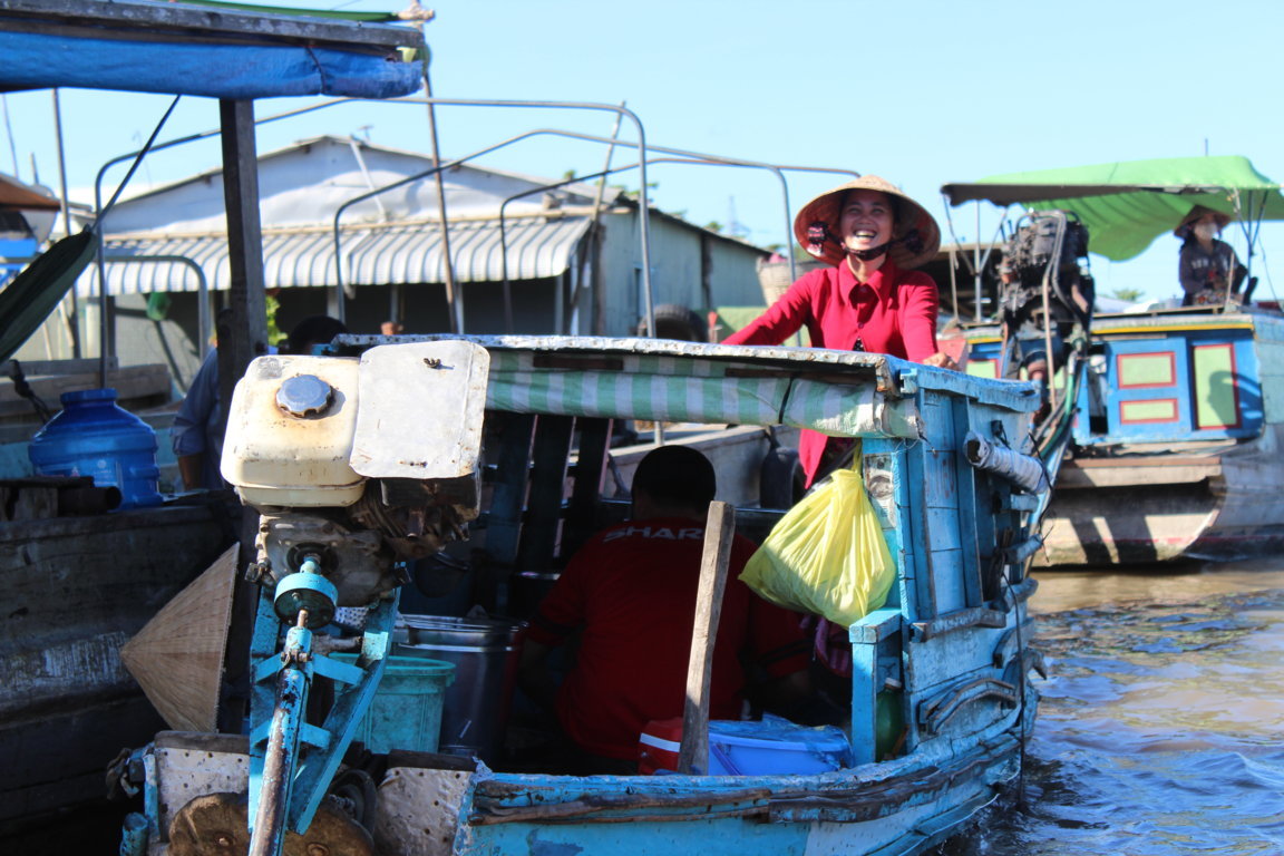 Mr Tèo's noodle soup boat on the Cai Rang floating market