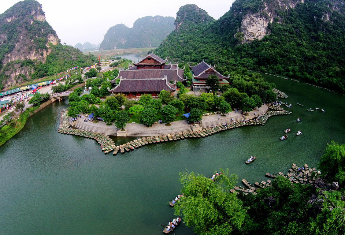 trang-an-10-places-that-are-really-worth-exploring-in-Vietnam