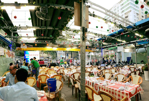 District 4 in Saigon a hidden gem that you may miss local "Quán Nhậu"