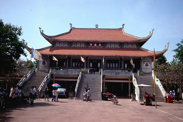 Top 6 beautiful temples in Saigon that you should visit Vinh Nghiem Pagoda