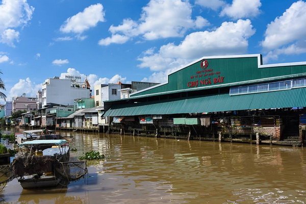 mekong delta floating markets nga bay floating market