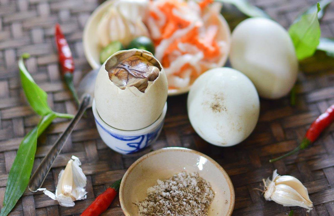 balut- saigon city tour