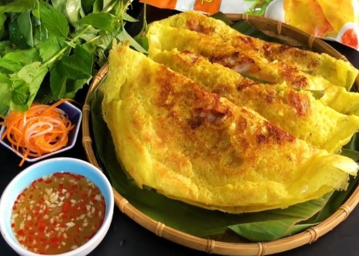 Crispy Delights: Exploring the Varied Flavors of Bánh Xèo Across Vietnam's Central and Southern Regions