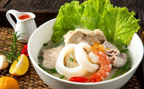 vietnamese noodles soup