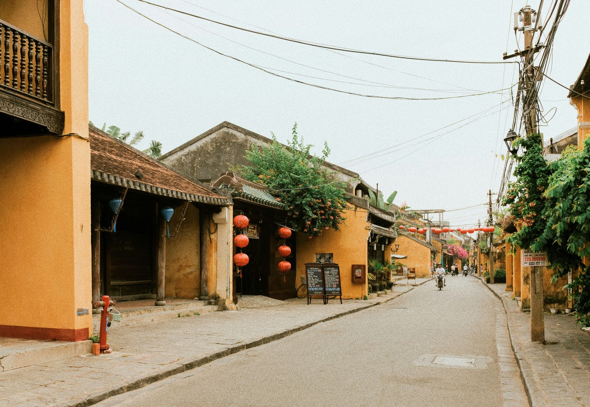 A Day in Vietnam 7-day tour: Discover Unique Architecture and Cultural Fusion in Hoi An