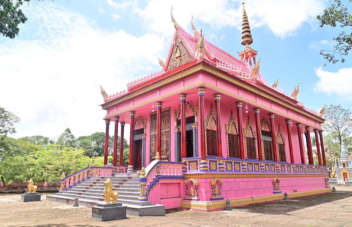 Discover Chùa Hàng Còng: An Giang’s Hidden Khmer Temple on Vietnam’s Off-the-Beaten-Track Route