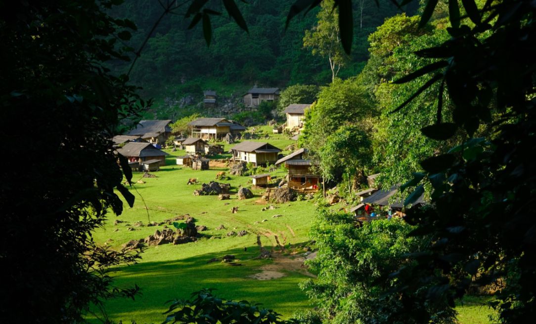 Hang Táu: A Hidden H'Mong Village in Mộc Châu – A Peaceful Nature Escape Off Vietnam’s Beaten Track