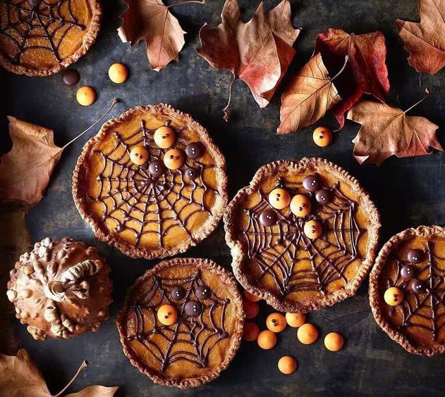 9 Traditional Halloween Foods: Iconic Dishes to Celebrate Spooky Season