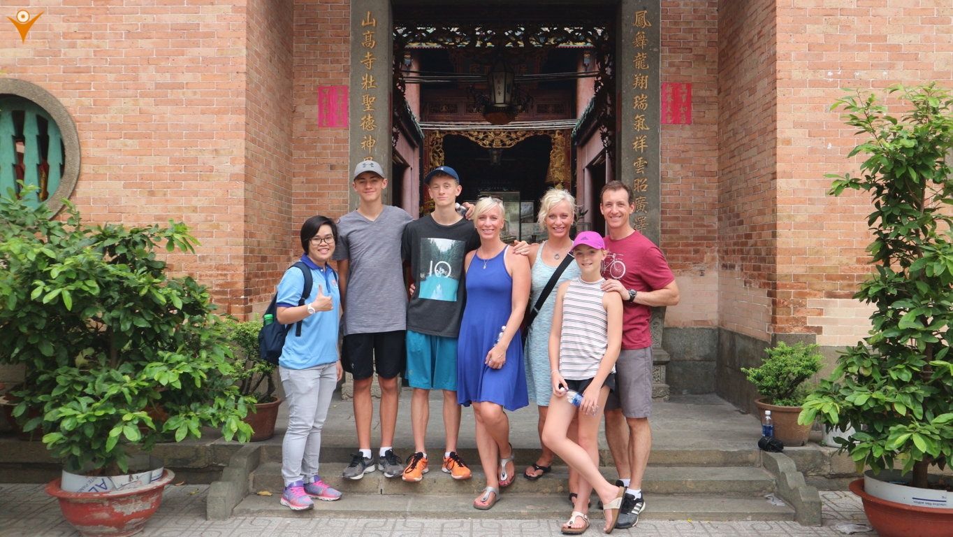 A Street Food Guide to District 4: Where Locals Really Eat in Ho Chi Minh City