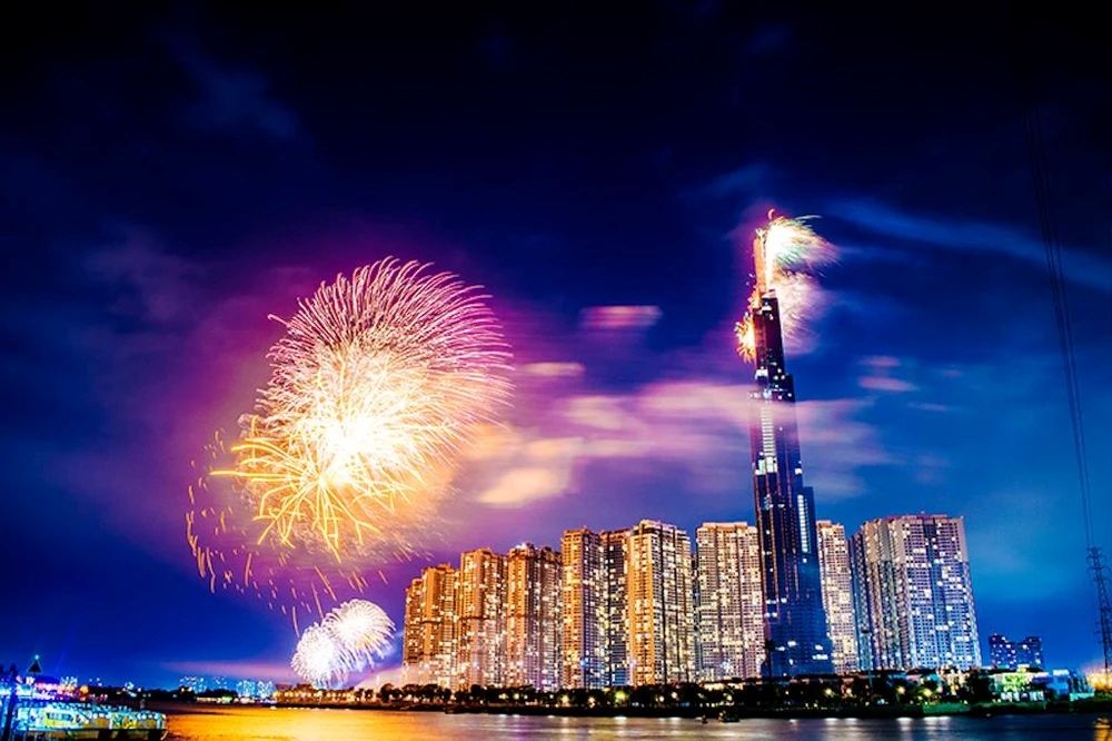 new-year---landmark-81---innoviet-travel