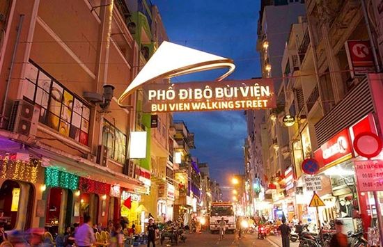 new-year-2025---bui-vien---innoviet-travel