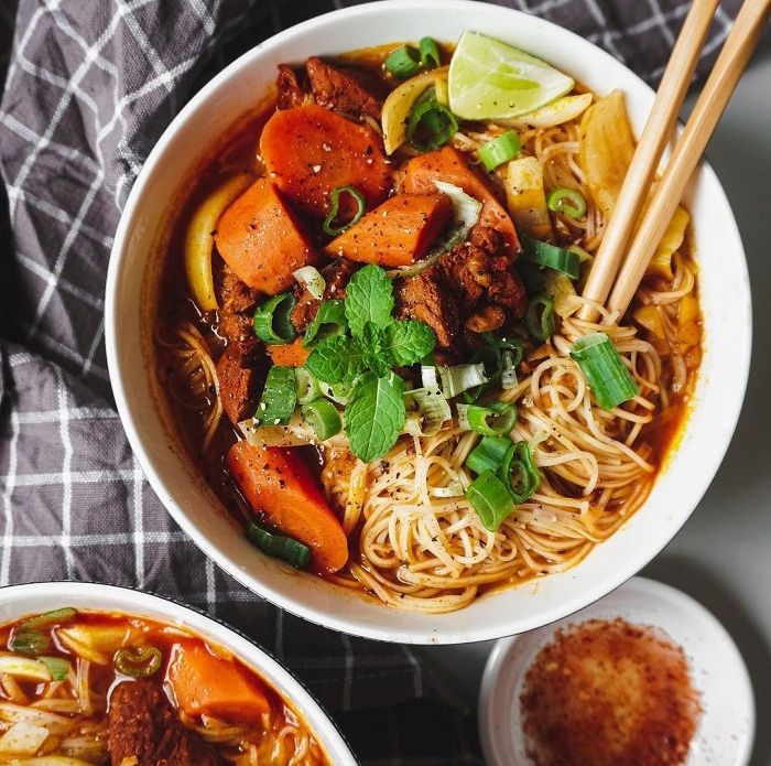 sg-breakfast---hu-tieu-bo-kho-2---innoviet-travel