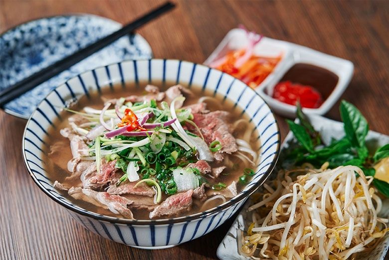 sg-foodtour---pho---innoviet-travel