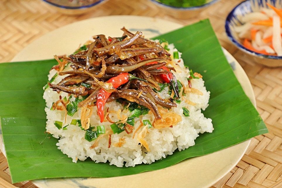 sticky-rice---xoi-ca-com---innoviet-travel