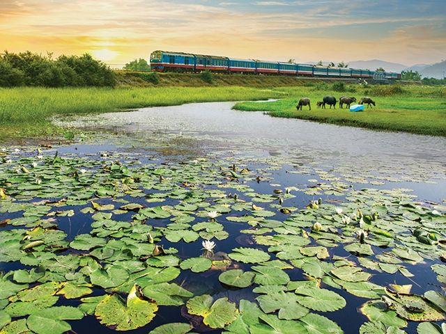 vn-train---through-vn-heart-1---innoviet-travel