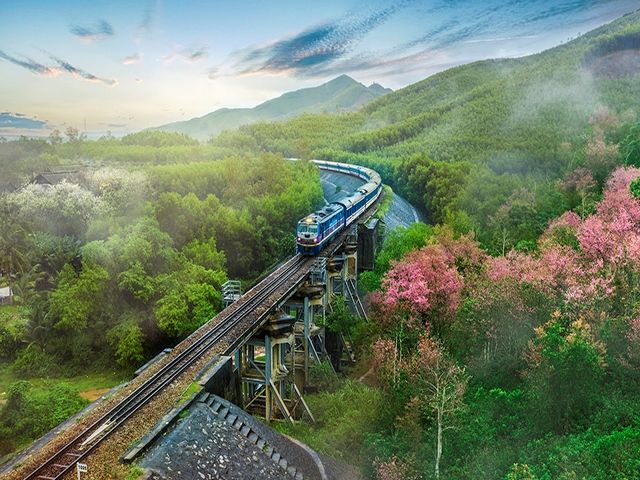 vn-train---through-vn-heart-4---innoviet-travel