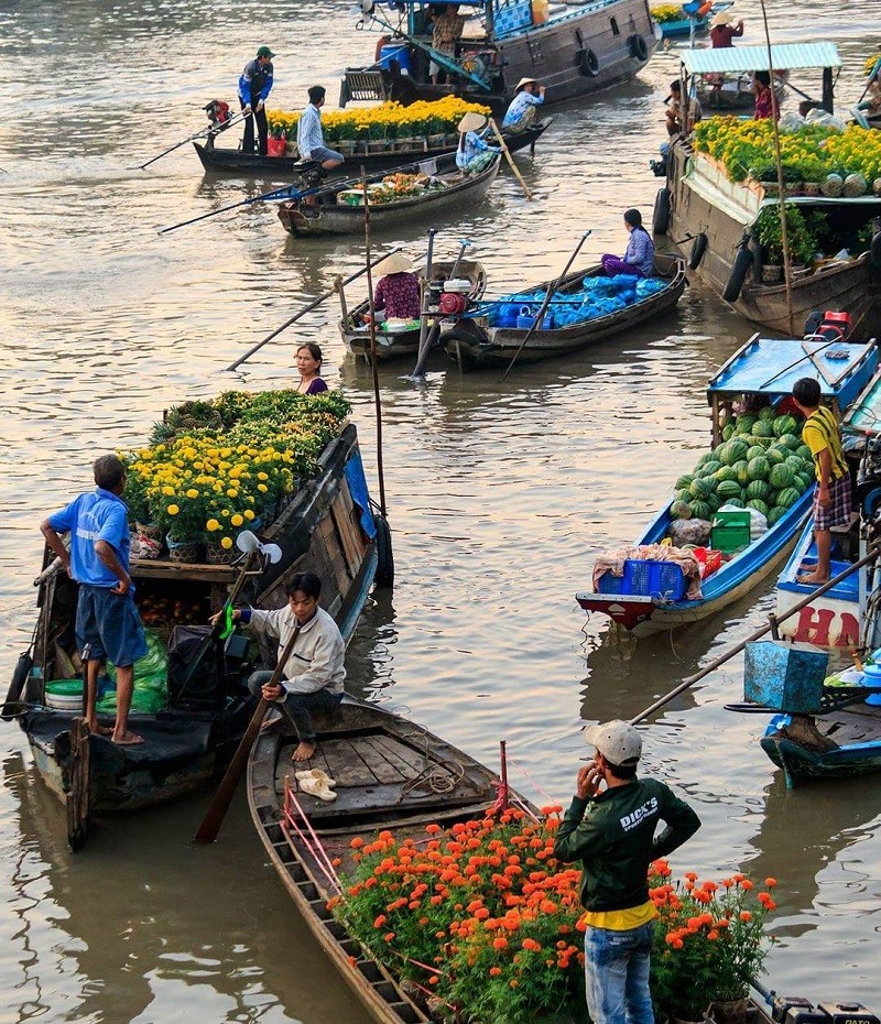 Vietnam floating market