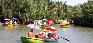 Bay Mau Coconut Forest in Hoi An: war-time shelter turns tourism hotspot